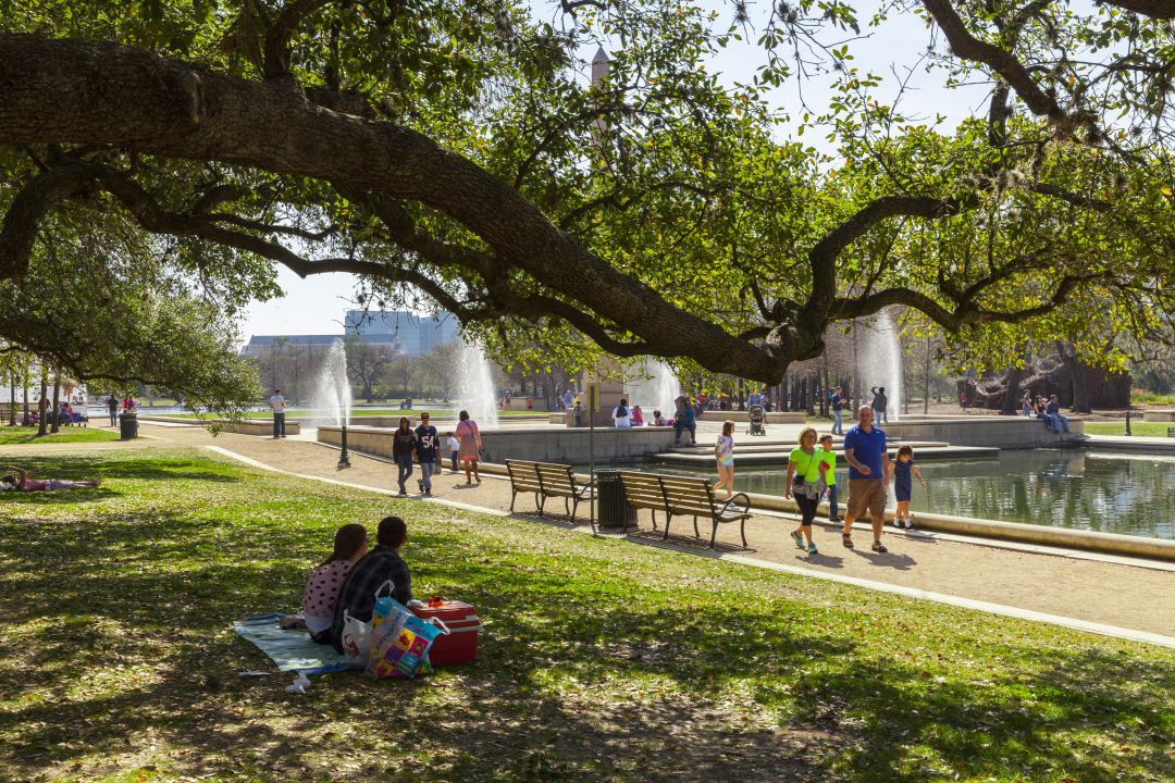 Scenic parks in Houston perfect for picnics and relaxing