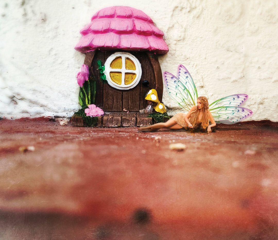 This fairy lives on Palm Avenue. Can you find her?
