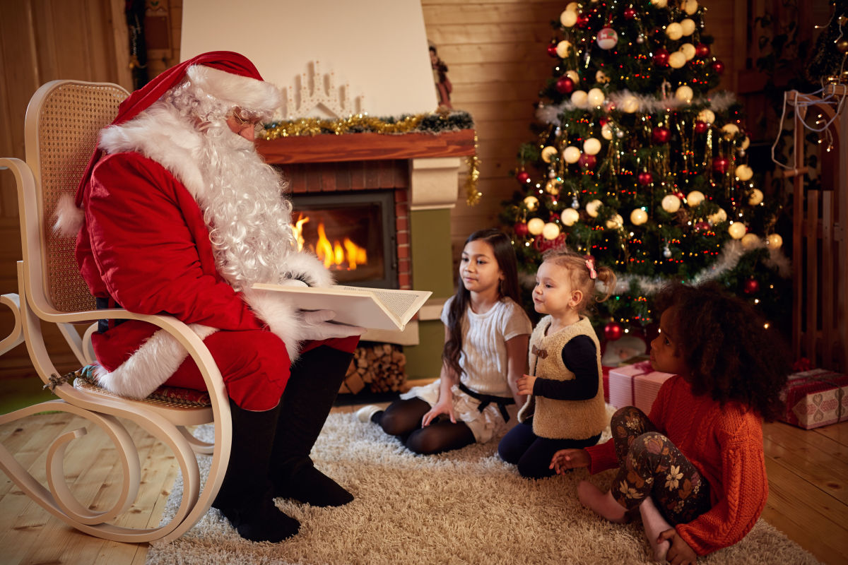 Where To See Santa In 2023 & Have Your Photo Taken With Him - Mile