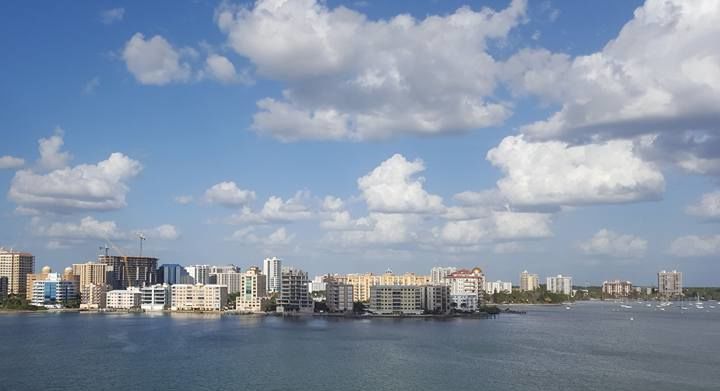 Sarasota skyline iqv3tg