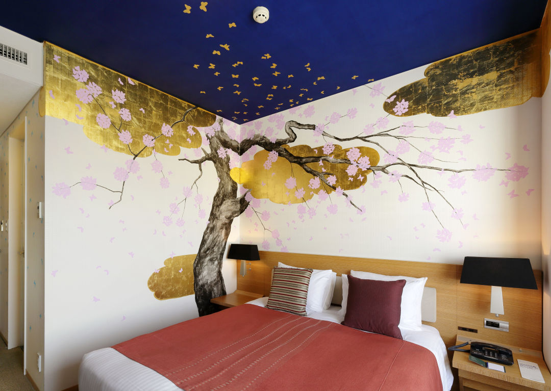 13 artist room queen cherry blossoms copy l6k9tl