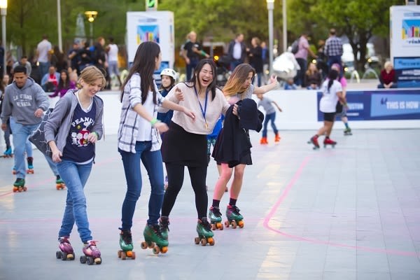 roller skating discovery green