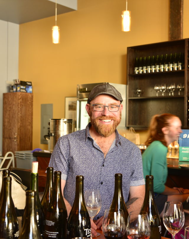 Winemaker john m2fq90