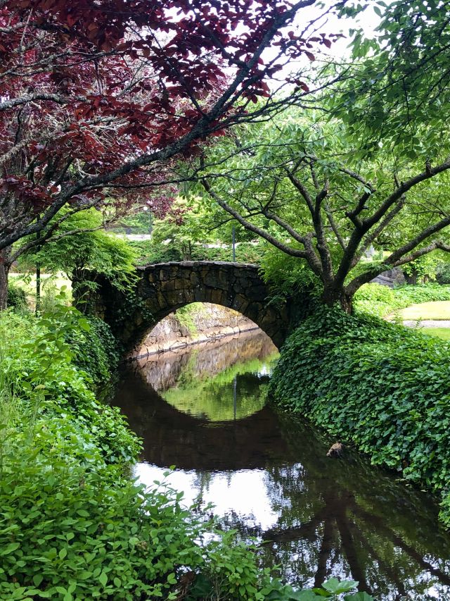 Columbia Gorge Hotel footbridge