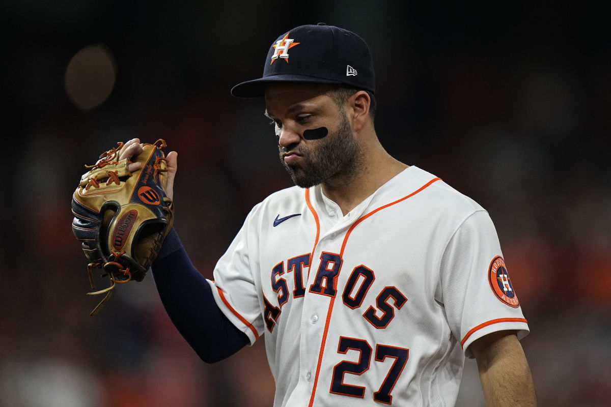 Pedro Leon's signing helps Astros in an area of need: position