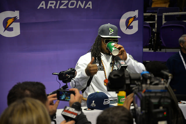 Marshawn lynch press d1x9kc