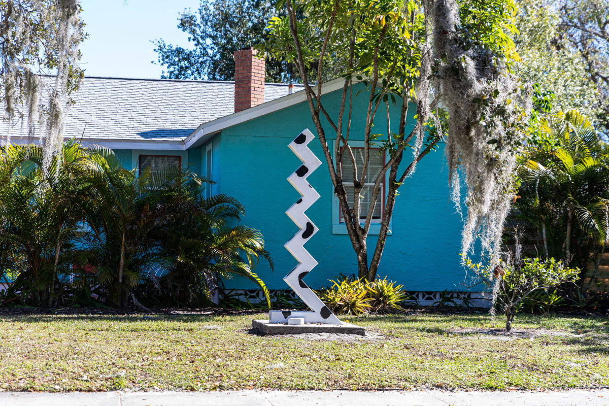 What's Up With The Zigzag Sculptures on Cocoanut Avenue? - Vimarsana News