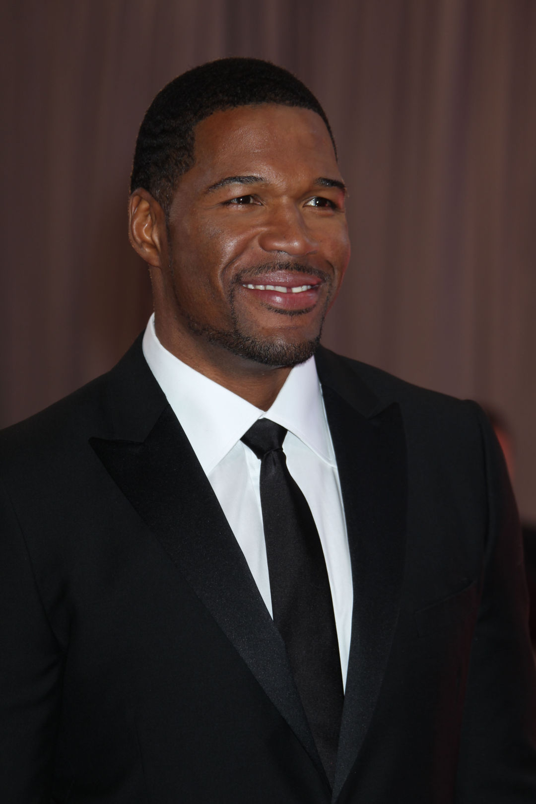 Houstonian Michael Strahan Gets A Star On Hollywood Walk Of Fame 