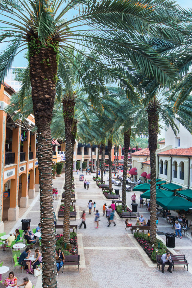 Cityplace plaza north colonnade aerial yn5gll