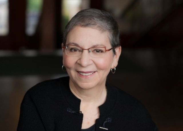 Nancy pearl fey8g7