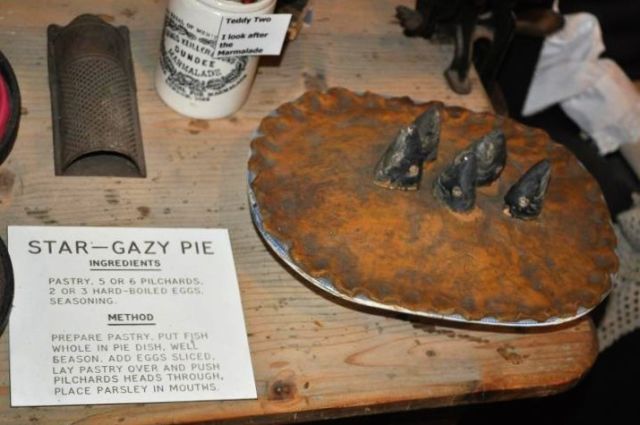 Stargazy pie photo by victoria haneveer avexet