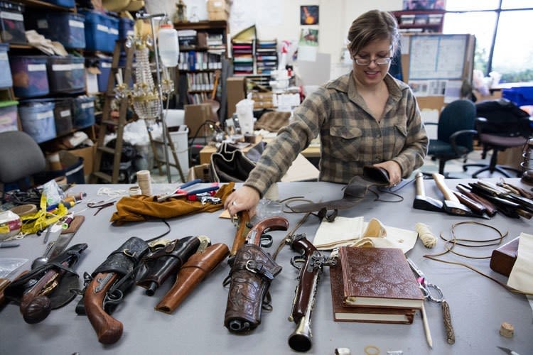 Astoria props ugooy5