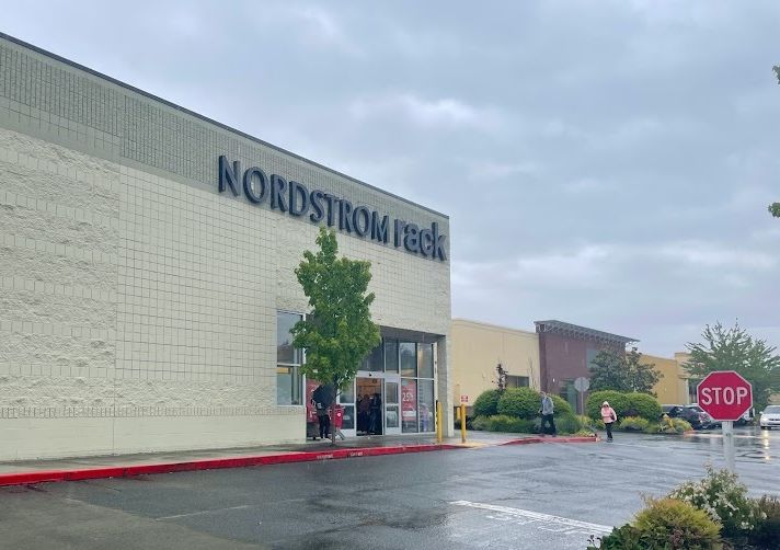 Nordstrom Rack - Discount Store in Friendship Heights