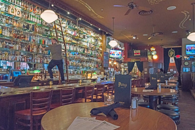 Fourniergrouppaddysbarstock800x534 rxibsx