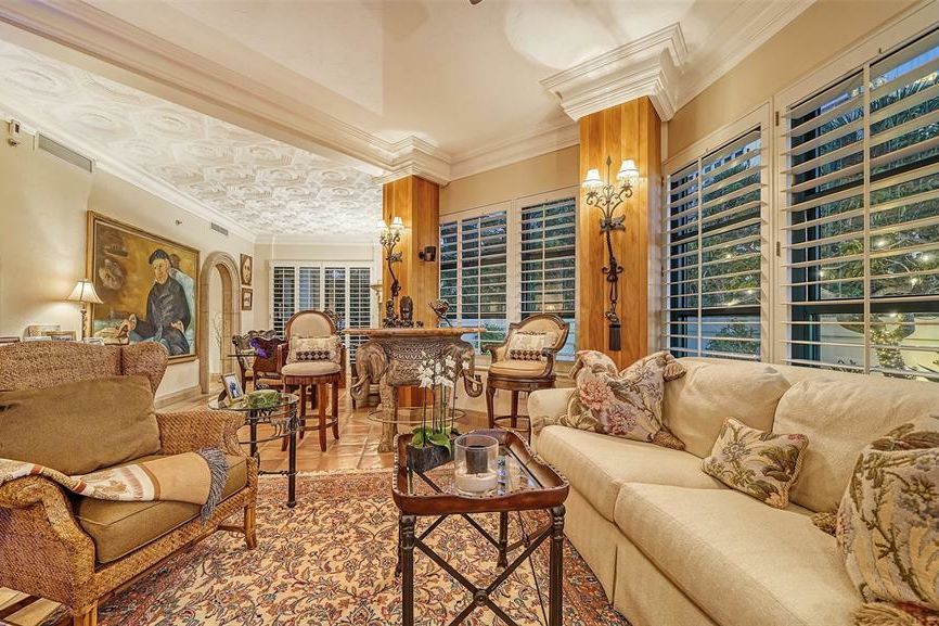 A Tuscan-Inspired Ground-Floor Condo in Downtown Sarasota Hits the Market - Vimarsana News