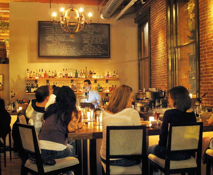 04 068 eatdrink davis st vgshyu