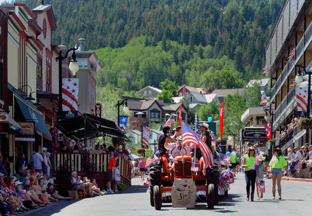 Summer events concerts markets fourth july paradegs 02.jpg dsftls