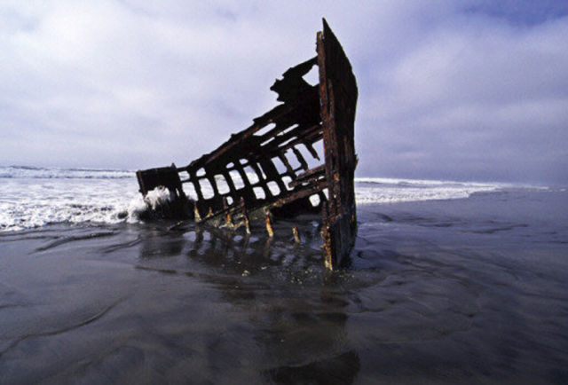 Wreckage peter iredale at fort stevens state park qr1odl