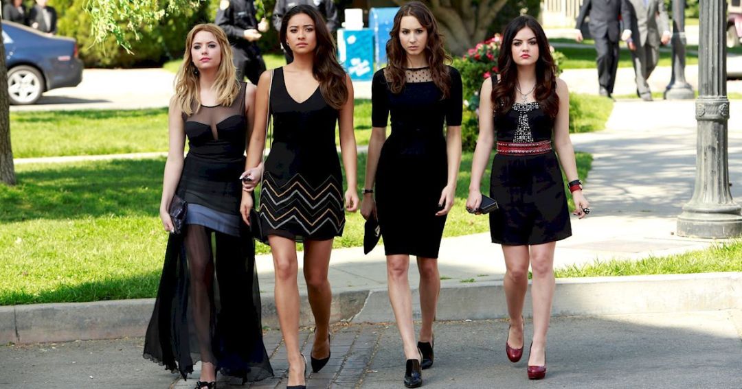 The Scariest Fashion On Pretty Little Liars Houstonia Magazine