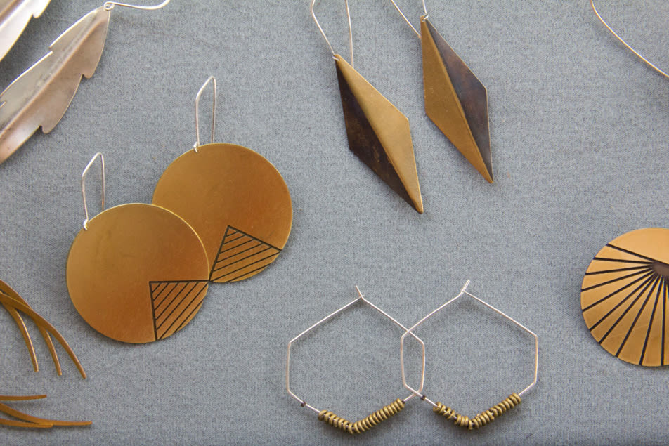 Pyramid earrings it6gzd