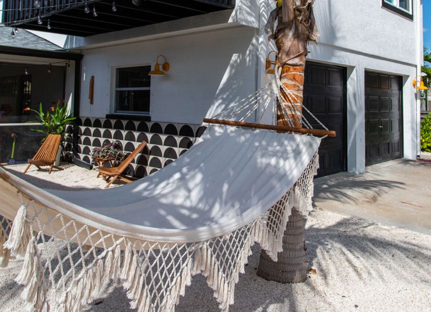 The exterior of Joie Inn has a beachy, groovy style.