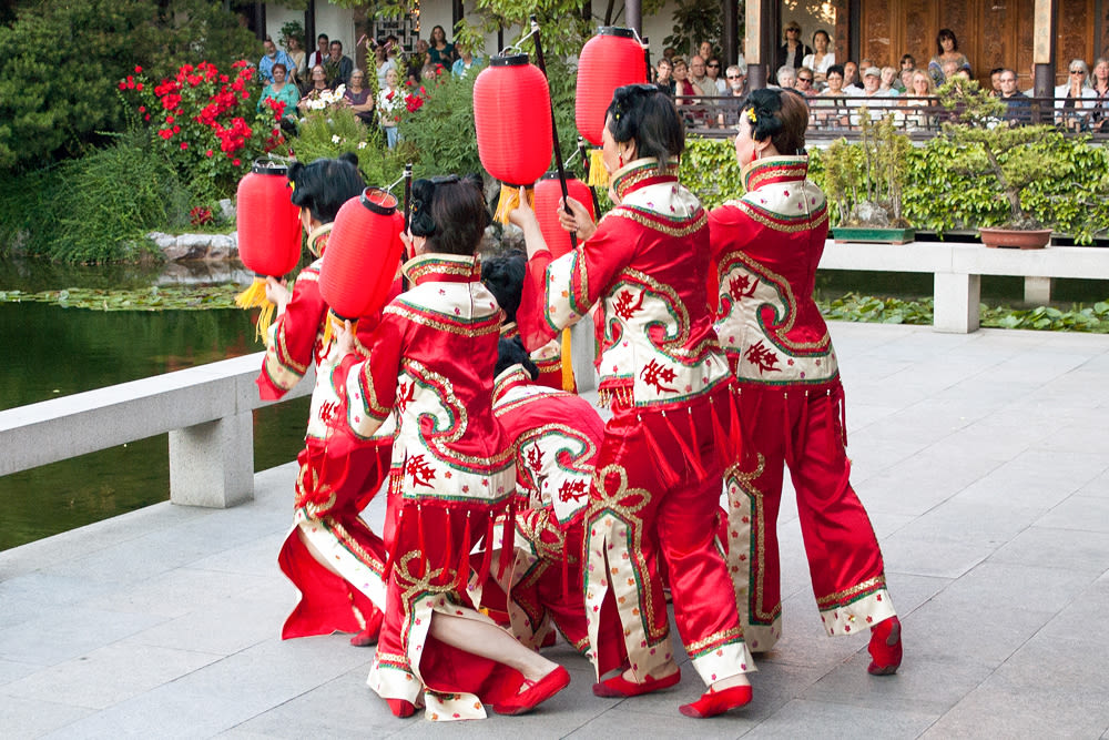 Autumn moon festival performance puxx4q