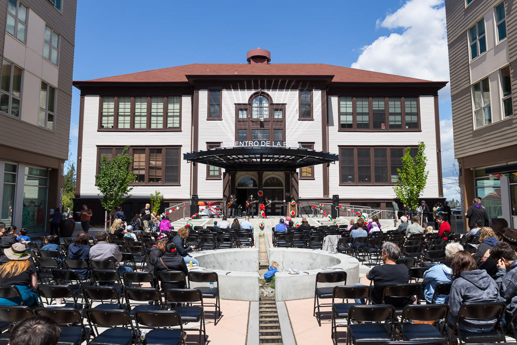 El Centro de la Raza