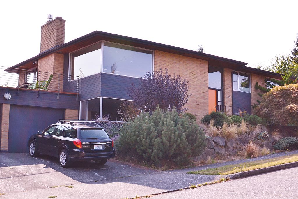 a midcentury home in Rainier Beach