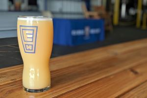 Beer Review No Label S El Hefe Houstonia Magazine