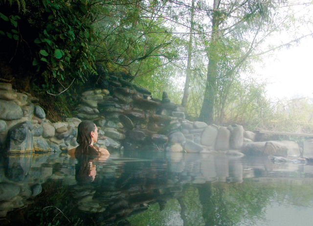 A Pocket Guide to Pacific Northwest Hot Springs