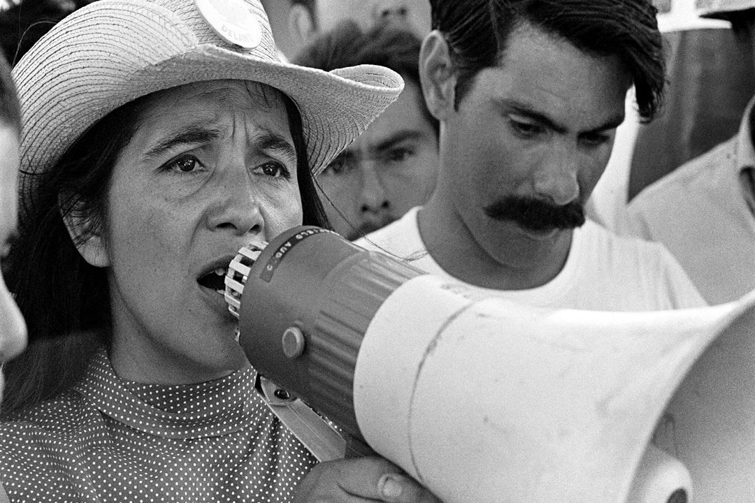 1 united farm workers leader dolores huerta organizing marchers on the 2nd day of march coachella in coachella ca 1969. 1976 george ballis take stock the image works l3g0qn