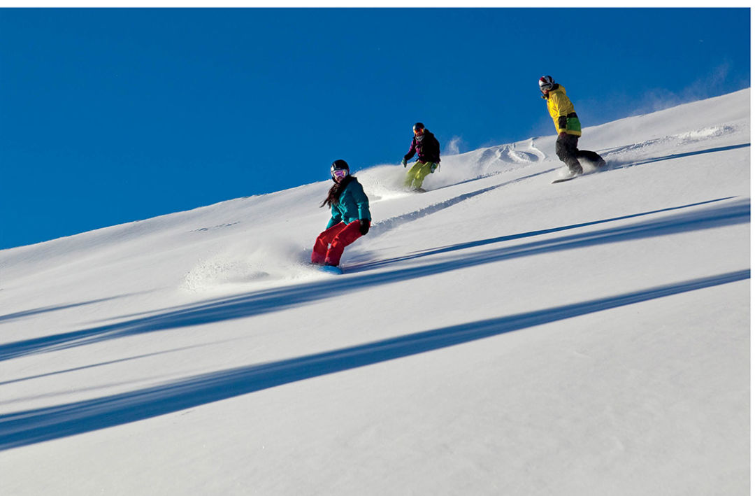 1113 crowd pleaser snowmass downhill skiers mddnq7