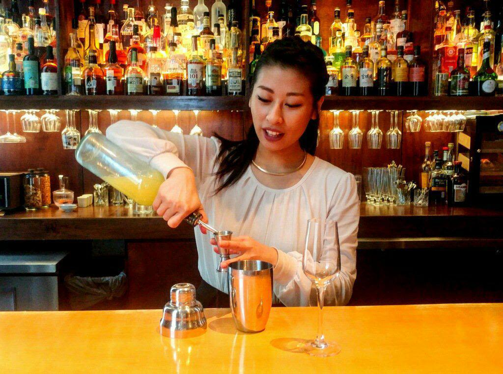 do bartenders make good money houston do bartenders make good money houston