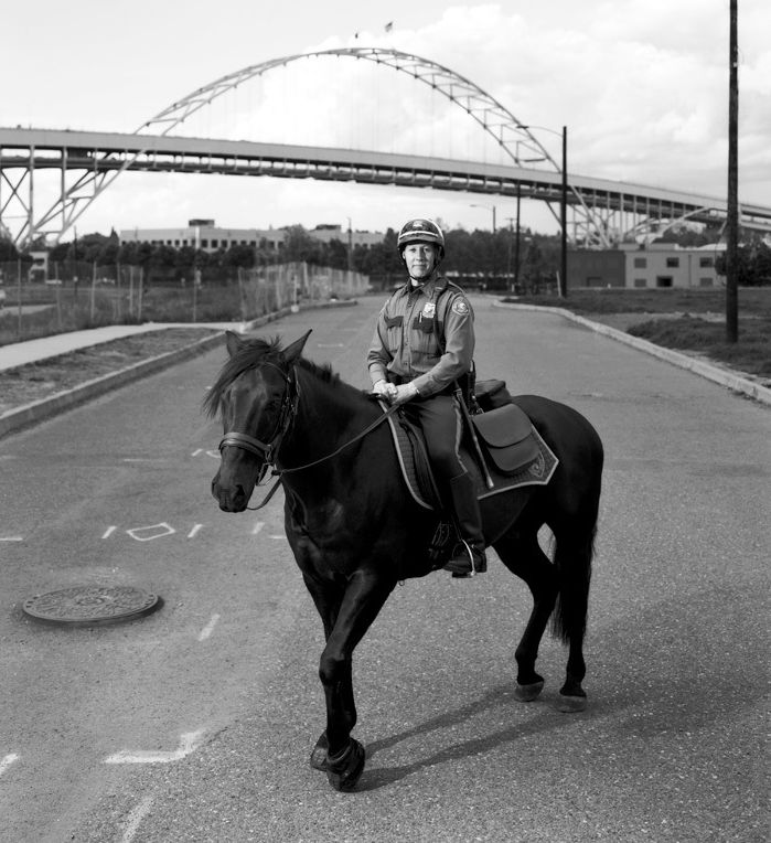 05 58 story gregory officer horse e0bgk2