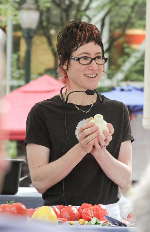 0812 jenn louis farmers market vcdshn