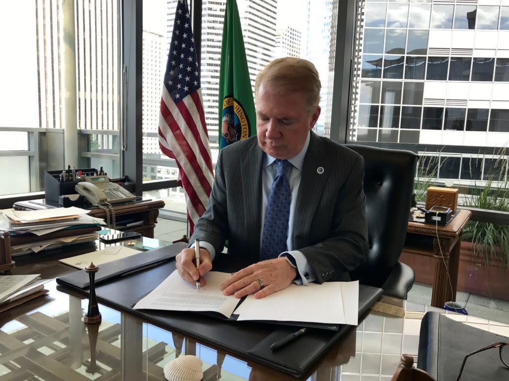 Ed murray sign executive order kdlhss