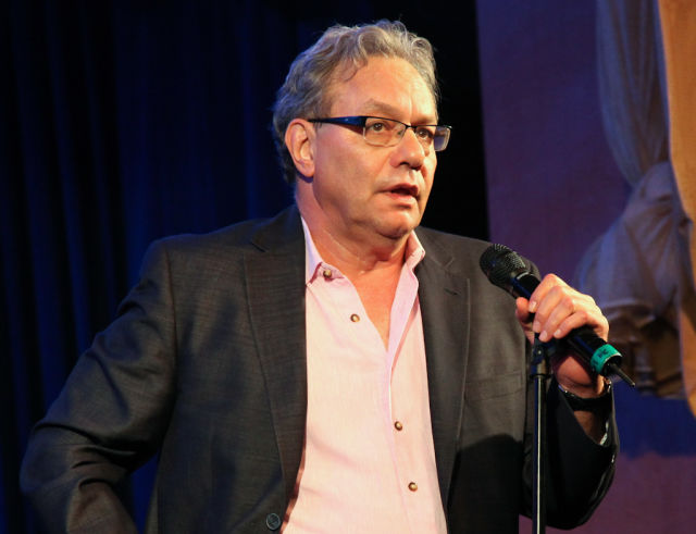 Lewis black tom gromak2 q8oxjf