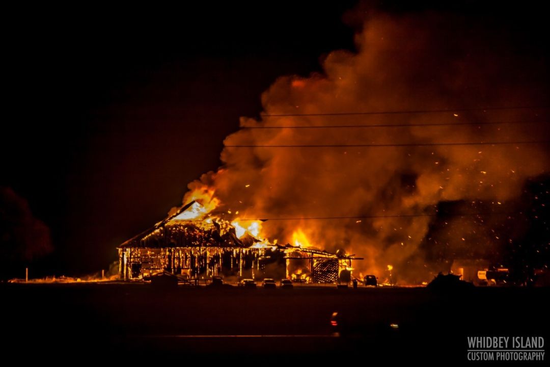 Thumbnail barn fire 1 of 1 eg1diq
