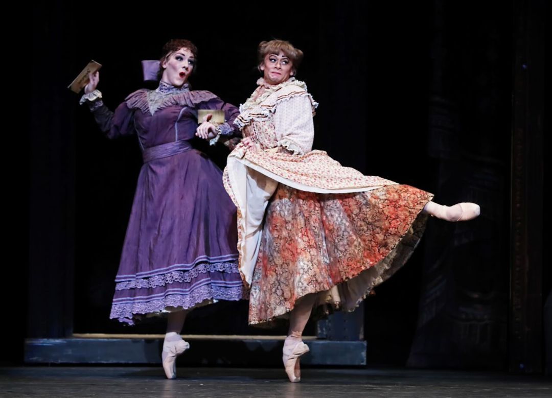 Houston Ballet's 'Cinderella' Enchants in This Novel Retelling