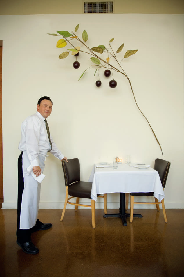0711 pg091 bestrest waiter fzwpyw