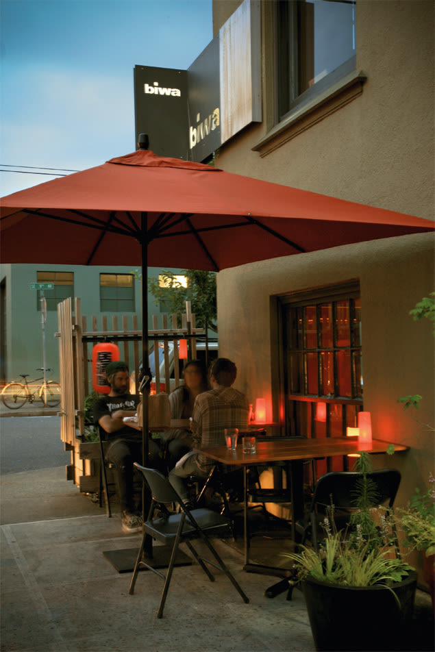 08 66 dine red umbrella zuz62z