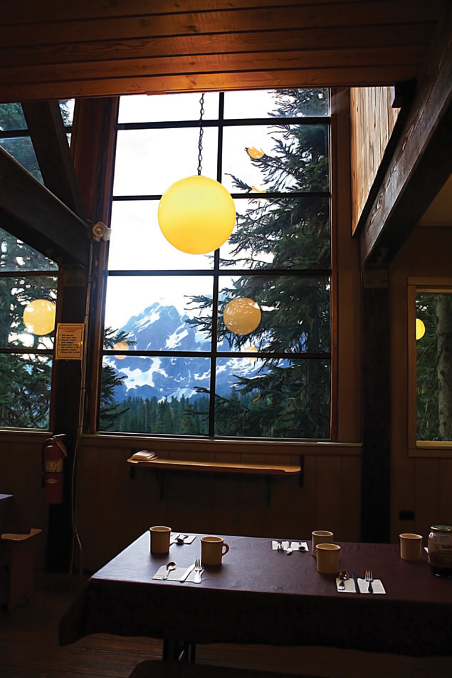 2010 dinningroom ihop3j
