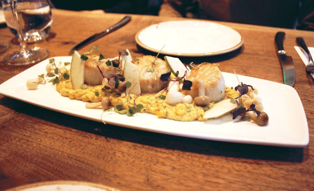 Main kitchen scallops povtmu