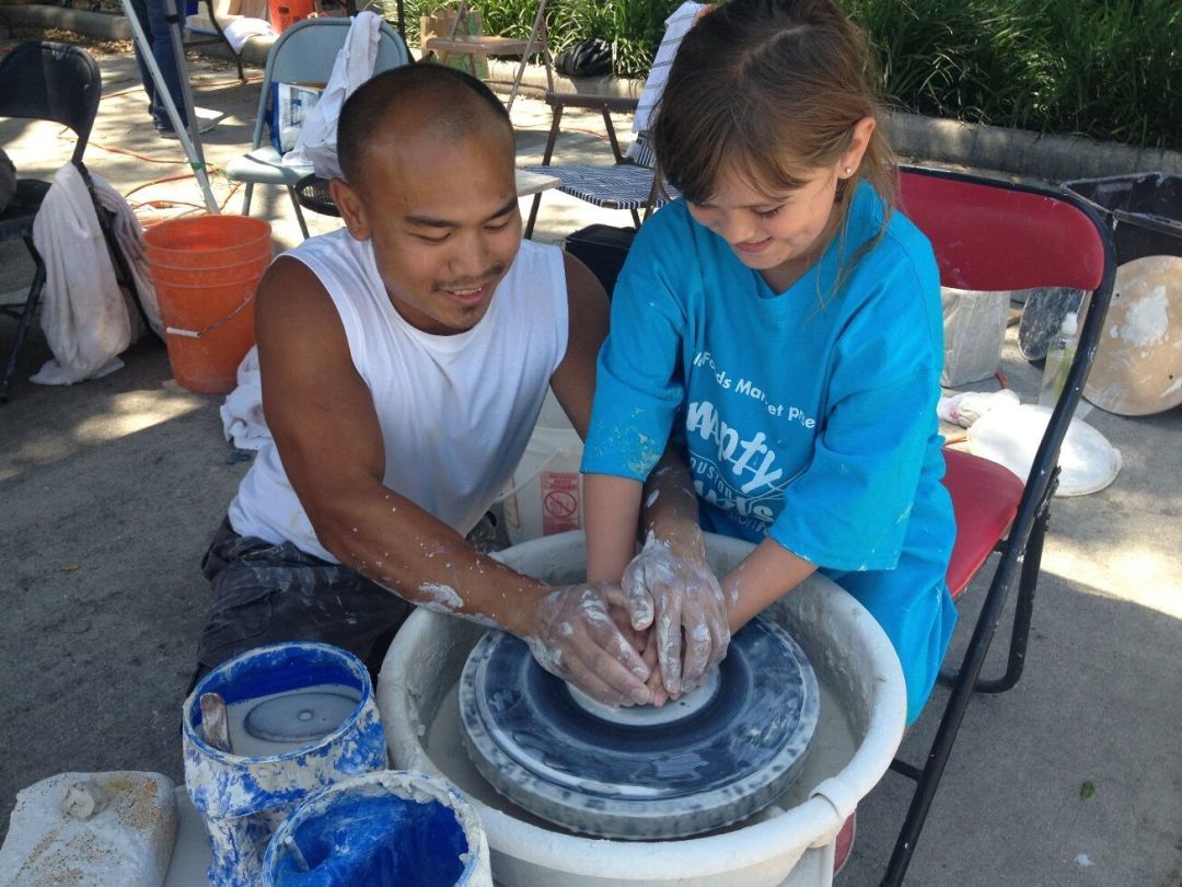 Empty bowls qsvphr