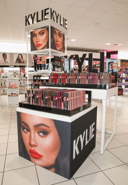 Kylie Jenner Visited A Galleria Ulta To Launch Her Cosmetics Line