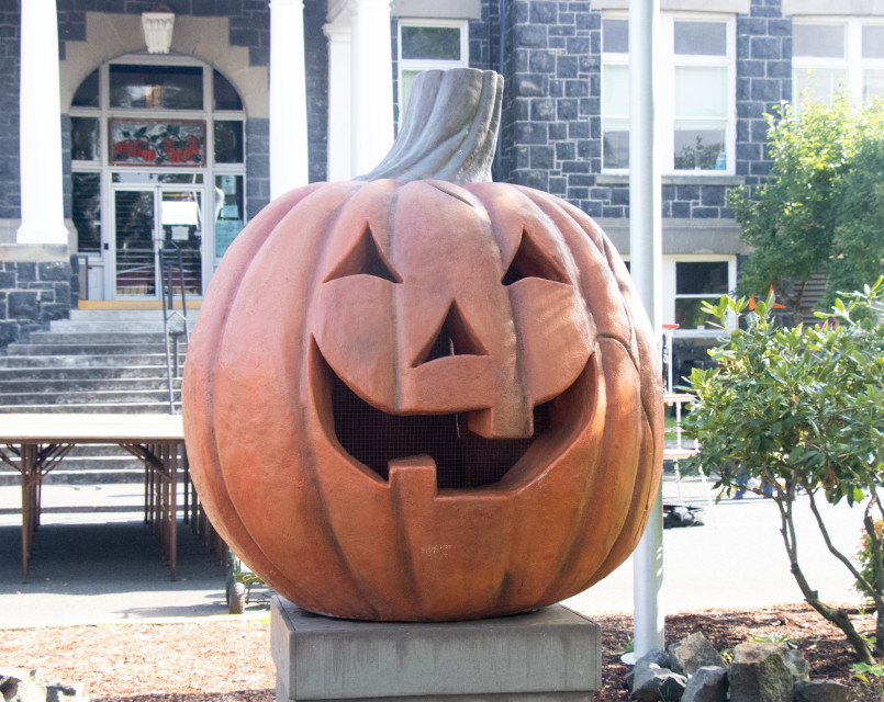 The Disney Channel S Halloweentown Exists In Real Life 45 Minutes North Of Portland Portland Monthly