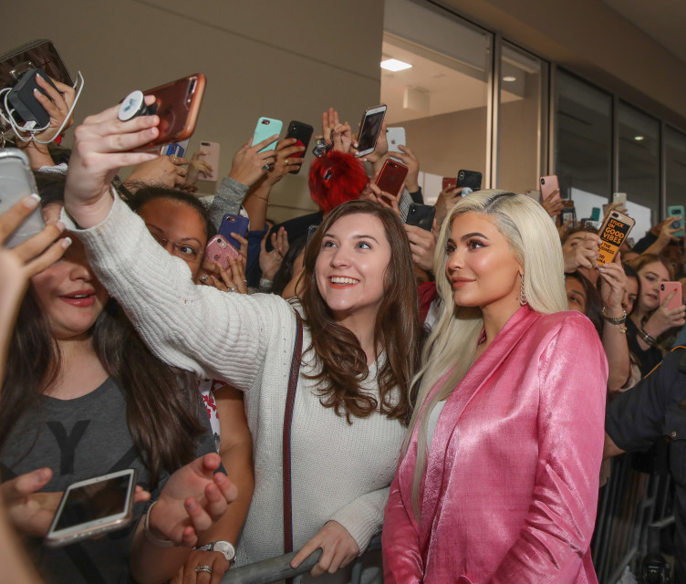 Kylie Jenner Visited A Galleria Ulta To Launch Her Cosmetics Line