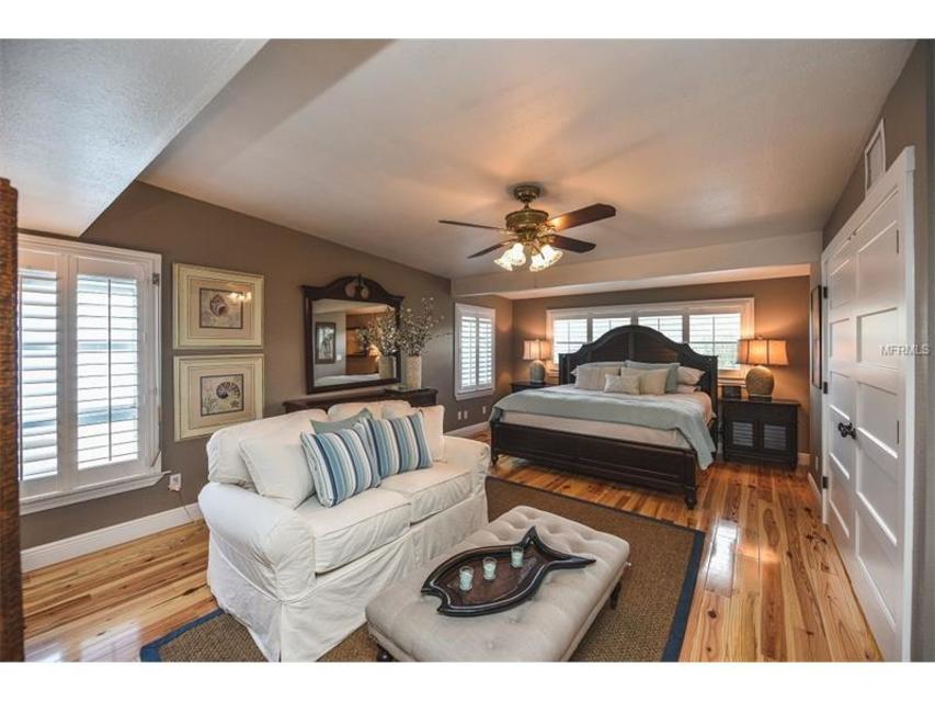 For Sale An Anna Maria Beach Cottage For 2 95 Million Sarasota