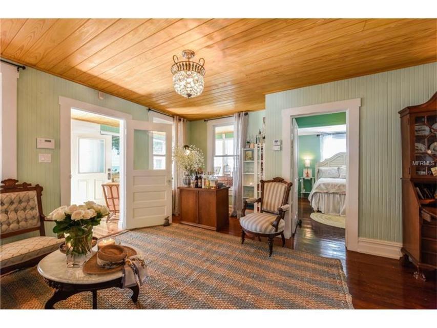 For Sale An Anna Maria Beach Cottage For 2 95 Million Sarasota