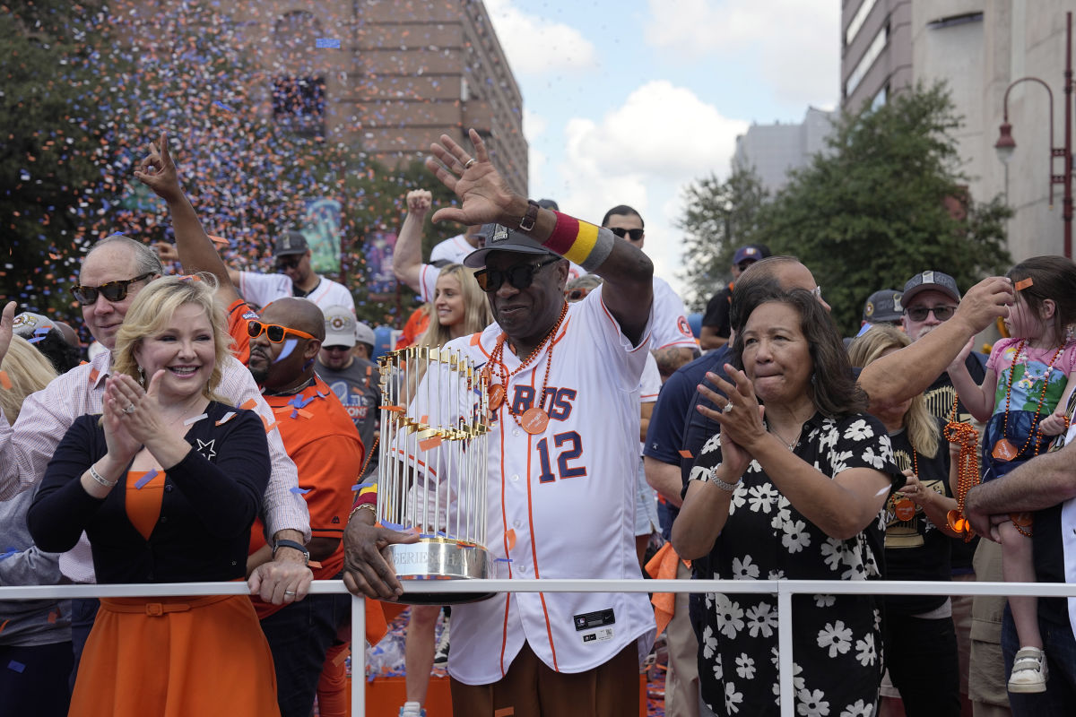 Large crowds line streets, celebrate 2022 Houston Astros World Series title  – Houston Public Media